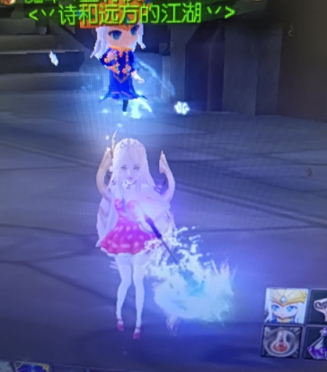 军装奶妈打架加血